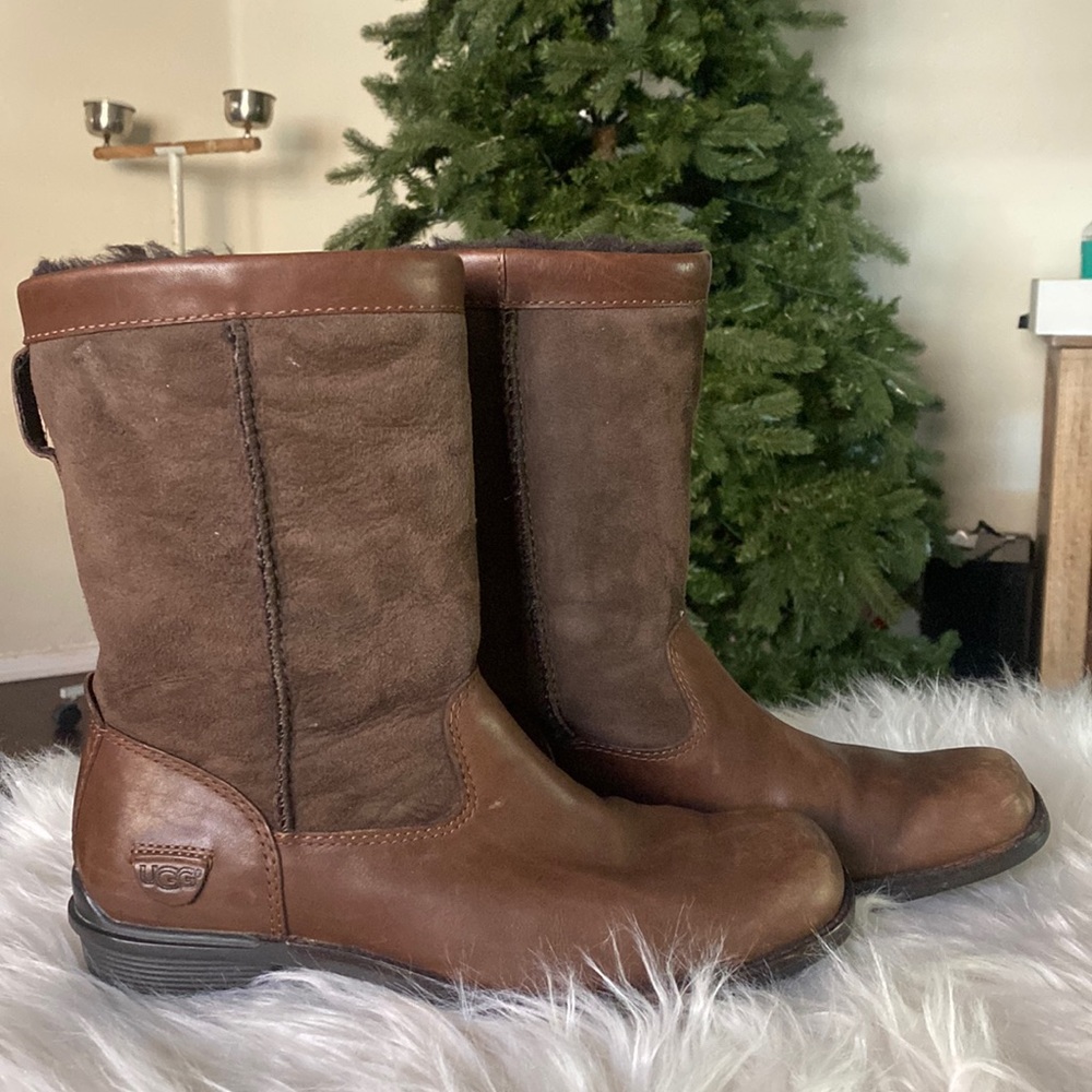 Brown Ugg women size 7 1/2 boots .